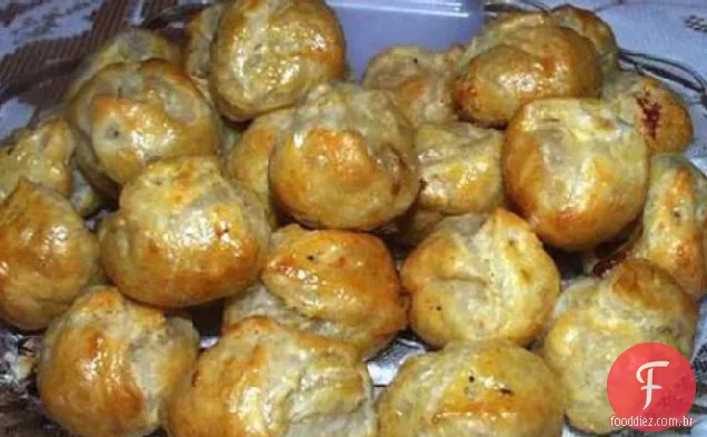 Queijo Brie, Uva e Pepperoni Puff Appy