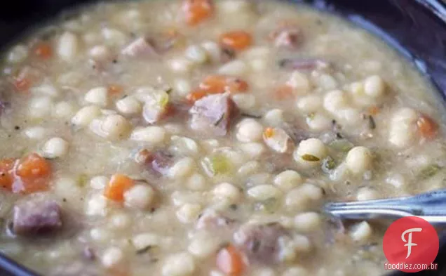 Sopa De Feijão Branco E Presunto
