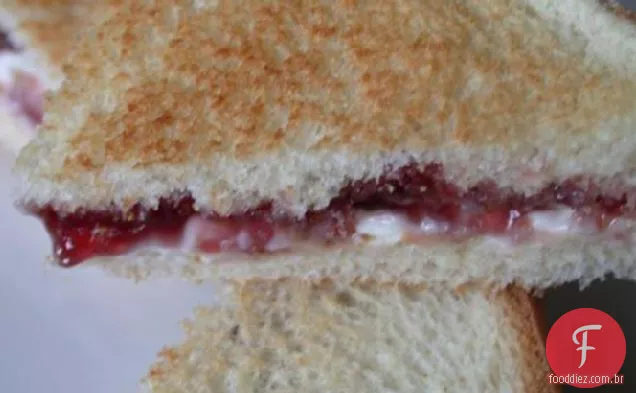 Sanduíche de Cream Cheese e geléia
