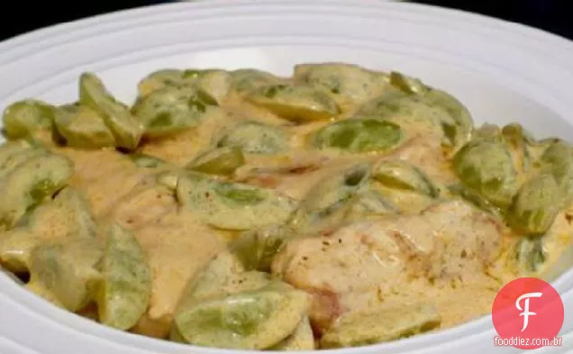 Frango com uvas, limão e creme