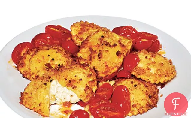 Ravioli torrado rápido com molho de tomate assado
