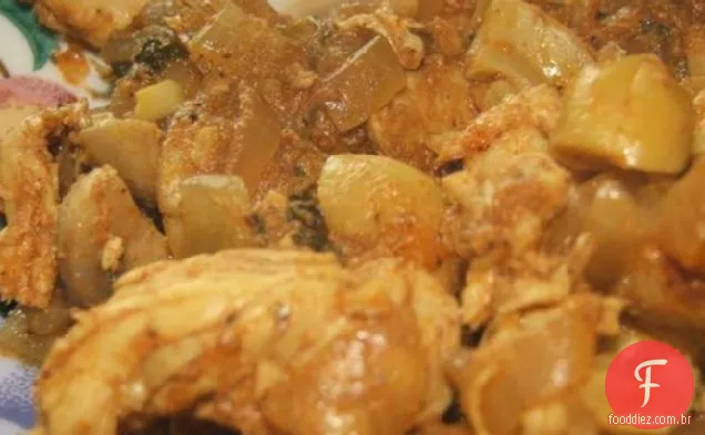 Frango em molho de castanha de caju