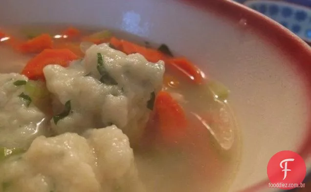 Sopa De Galinha Com Erva Dumplingsa Receita Em Duas Versões