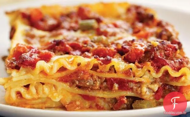 Lasanha com salsicha Ragù