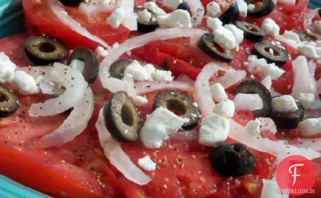 Tomate, queijo de cabra e Salada De Azeitona Preta