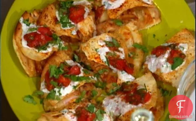 Quesadilla de frango para churrasco com sabor de tomate defumado e molho de leitelho