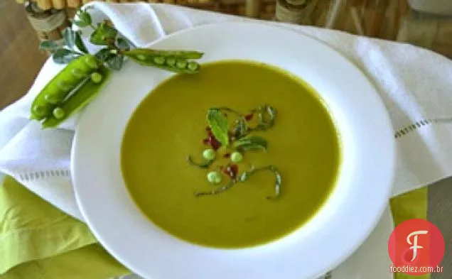Sopa Fresca Cremosa Da Ervilha Da Mola