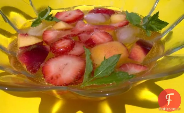 Ponche de pêssego e morango / nectarina Sunrise / limonada frutada
