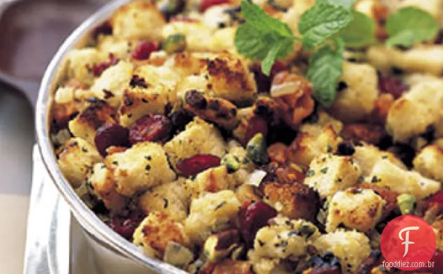 Molho de pão com damascos secos, pistache e hortelã
