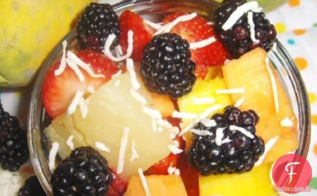 Salada De Frutas De Coco