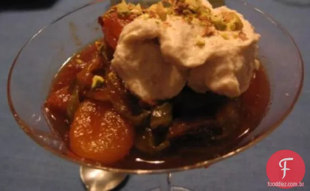 Compota De Frutas Temperadas Com Creme De Ricota
