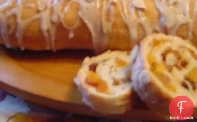 Pão de café da manhã de frutas e nozes