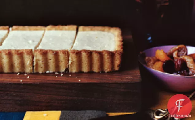 Torta de ricota com compota de frutas secas