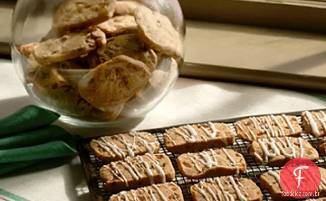 Biscoitos de geladeira de frutas e nozes