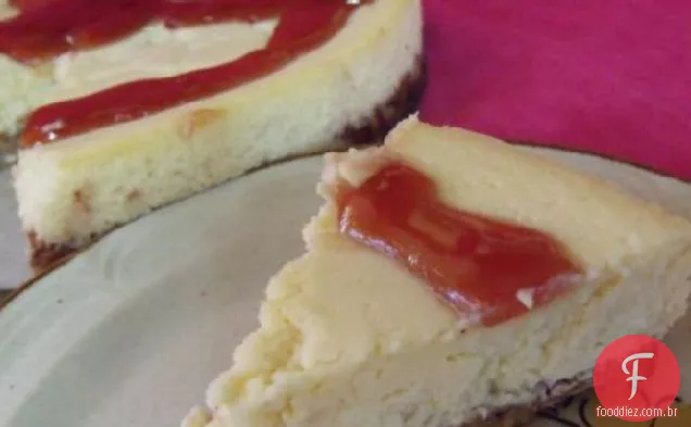 Cheesecake de baunilha assado com avelã e crosta de canela
