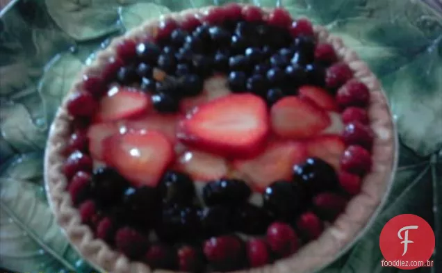 Crescente Embrulhado Cozido Brie Com Damascos, Cranberries & Alm