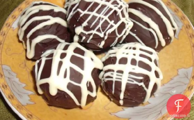 Trufas rápidas e fáceis de Damasco e nozes