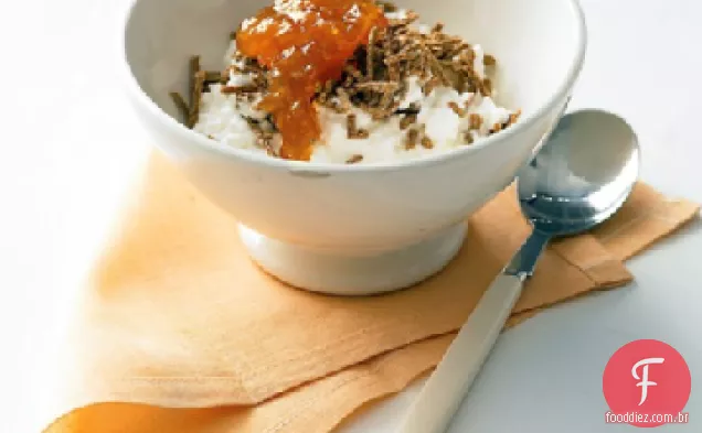 Queijo Cottage com Geléia De Damasco e cereais de farelo