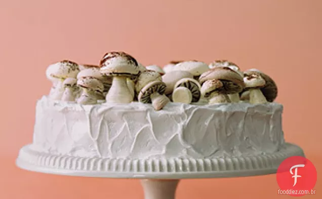 Bolo de frutas fosco com cogumelos Merengue