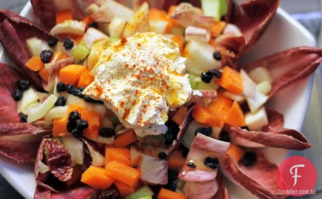Cenouras, Erva-Doce E Chicória Vermelha Com Hummus