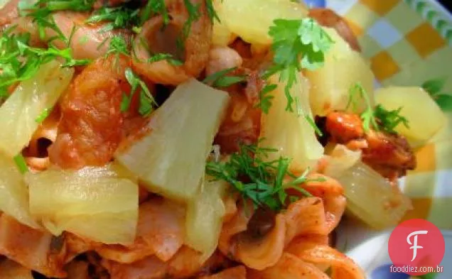 Salada De Macarrão Com Curry Com Frango