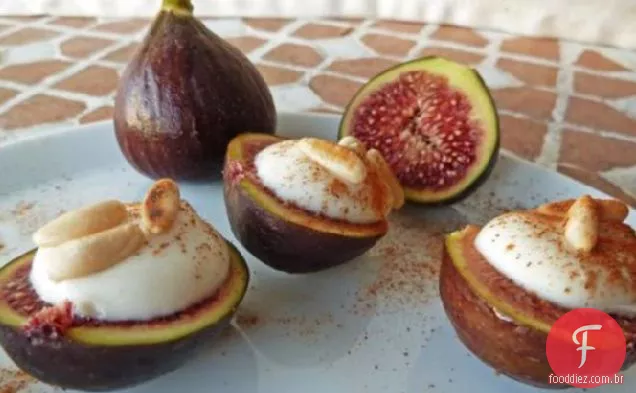 Figos ou damascos recheados com Mascarpone com Amaretto