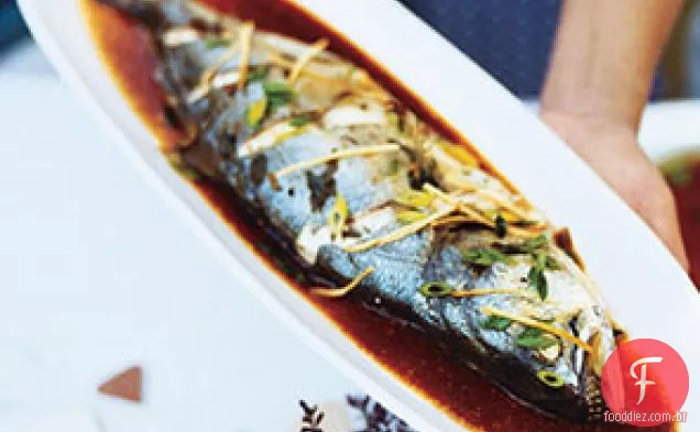 Peixe Cozido No Vapor Com Cebolinha E Gengibre