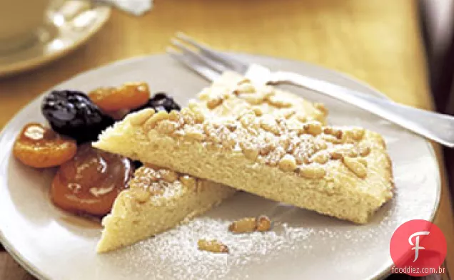 Torta de pinhão com Marsala-Fruta De Outono escalfada