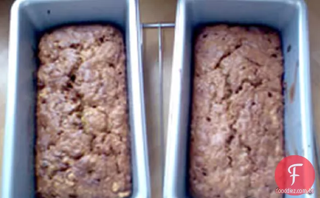Pão De Banana Com Nozes