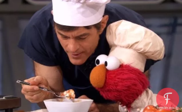 Sopa de alfabeto Veggie vermelha de Elmo
