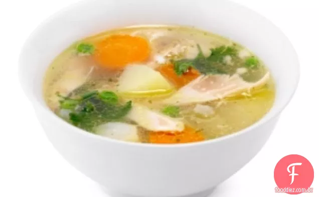 Sopa De Galinha Esperta Do Coração Com Bolas Inteiras Do Matzo Do Trigo