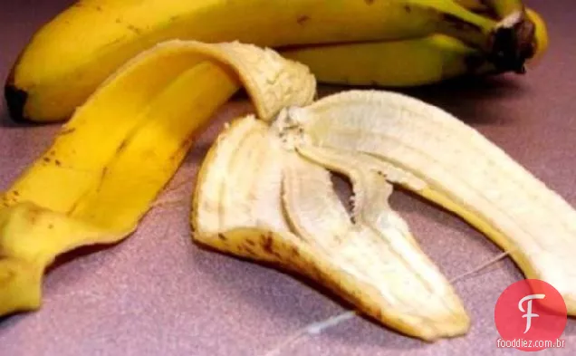 Curando Erupções De Hera Venenosa, Picadas De Insetos Com Casca De Banana