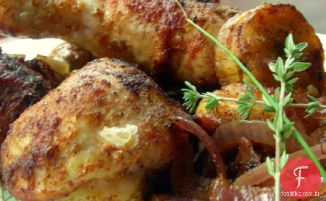 Frango Assado Com Banana e cebola