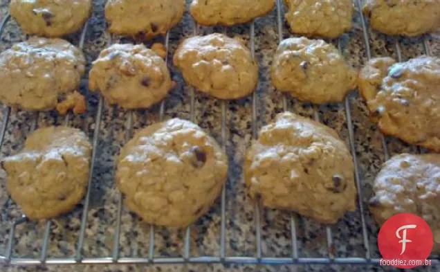Heavenly Banana Oatmeal Chocolate Chip Cookies