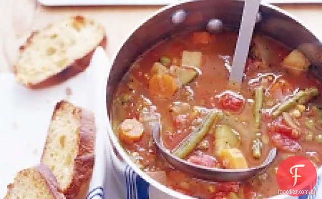 Sopa de legumes em lote grande