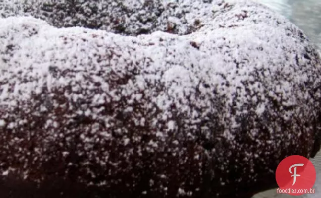 Chocolate Banana Chocolate Chip Bundt Bolo