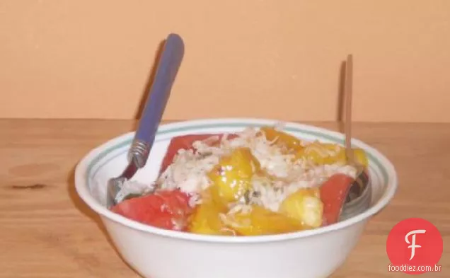Kabobs De Frutas Tropicais Com Sorvete De Coco