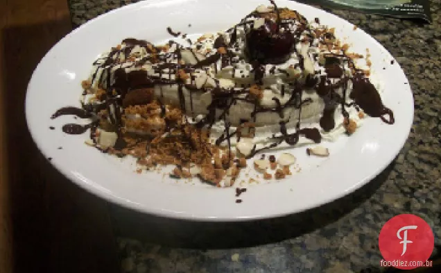 Banana Split Brownie Pie