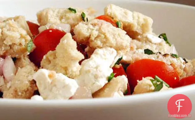 Salada de pão com Tomate, Ervas e ricota Salata