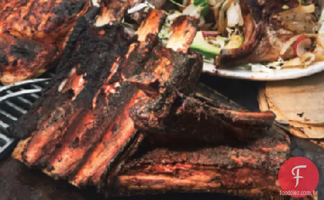 Ossos de dinossauro com Chipotle-molho de churrasco de cereja