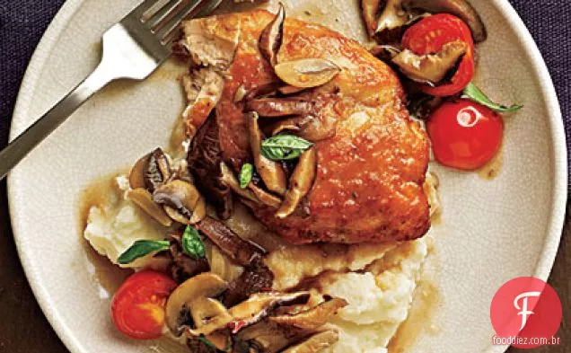 Frango e cogumelos com molho de vinho Marsala