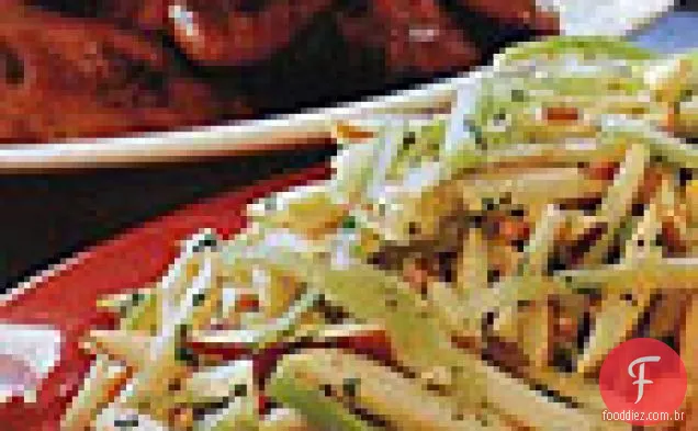 Salada de maçã e aipo com amendoim