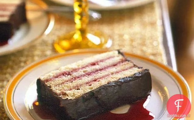 Torta de framboesa-amêndoa com ganache de Chocolate