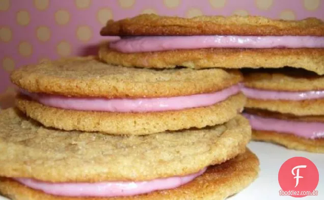 Biscoitos De Sanduíche De Creme De Framboesa