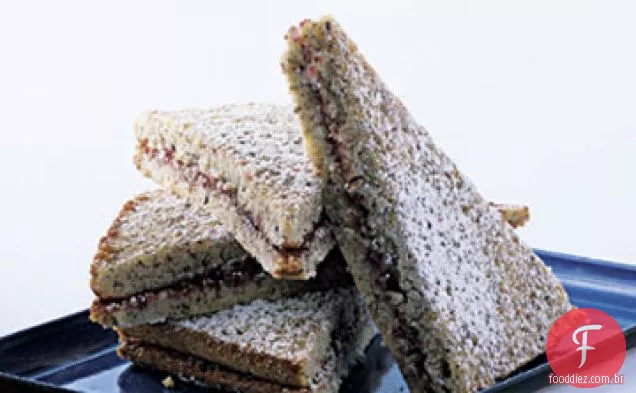 Torta de avelã com Geléia De Framboesa