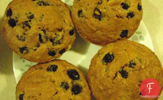 Muffins Da Especiaria Da Amora-Preta Da Inteiro-Grão
