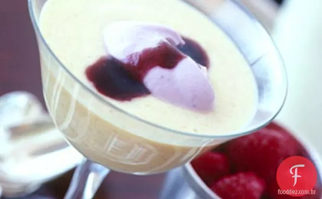 Sopa refrigerada de pêssego da Geórgia Com Creme De Framboesa