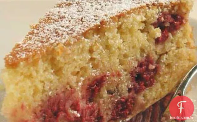 Bolo de milho fresco com framboesas