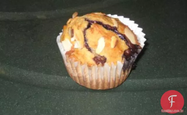 Muffins De Amêndoa Recheados Com Geléia
