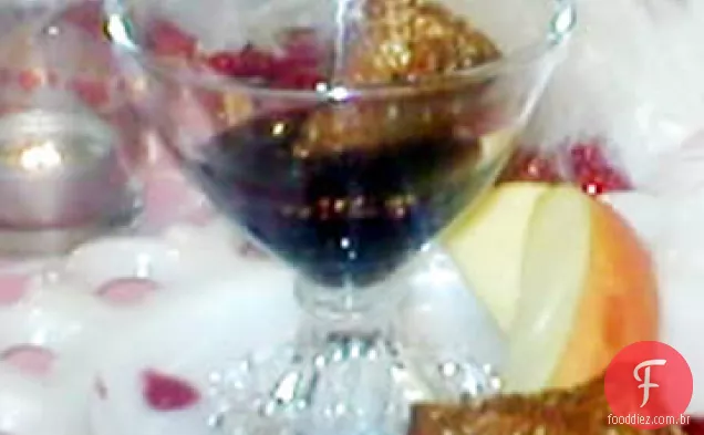 Camembert frito com molho de framboesa